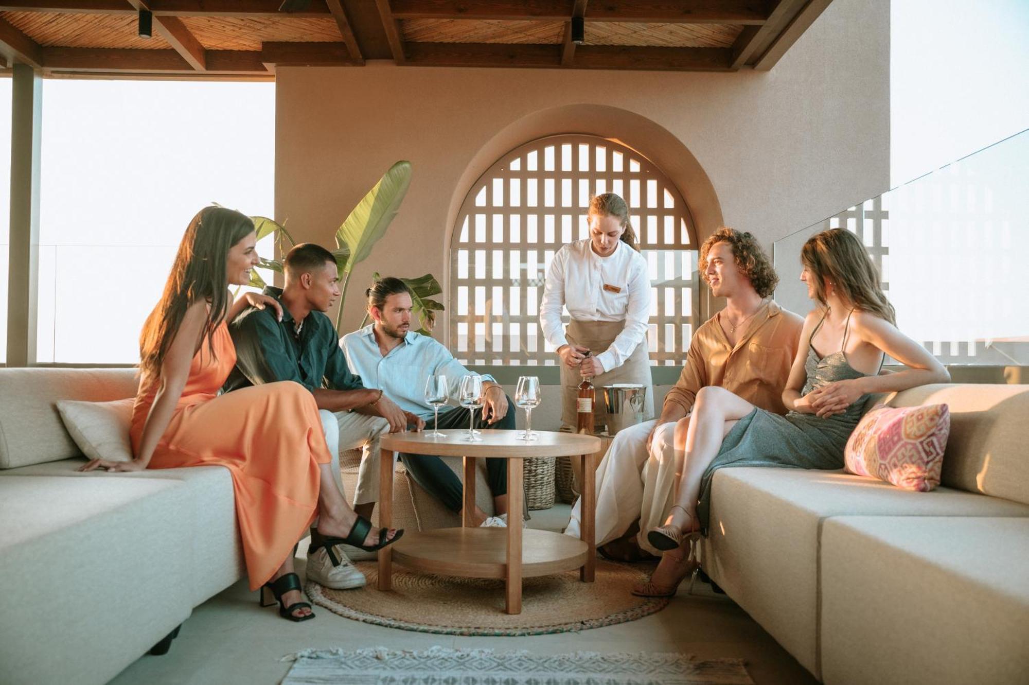 Paralos Venus Suites Adults Only Херсонисос Екстериор снимка