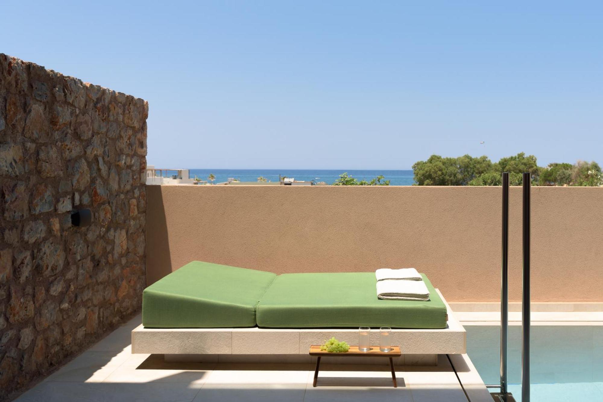 Paralos Venus Suites Adults Only Херсонисос Екстериор снимка